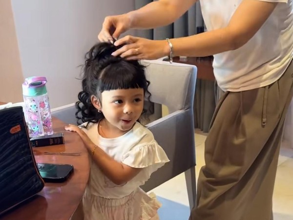 Ameena Tiru Gaya Kris Dayanti: Pakai Wig Gemas!