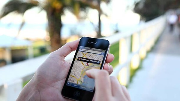 Lacak Lokasi Orang Terdekat: WhatsApp & Google Maps