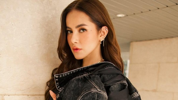 Olla Ramlan Lepas Hijab? Reaksi Dewi Sandra & Umi Pipik Mengejutkan
