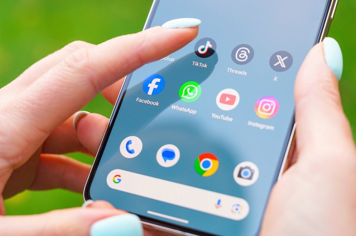 Rahasia TikTok: Mengapa Kita Kecanduan Tapi Bosan Artikel?