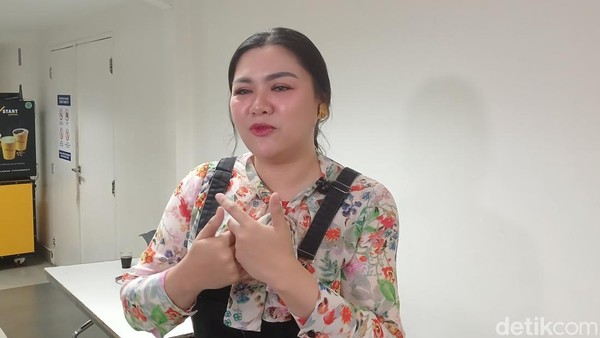 Vicky Shu: Tubuh Ideal, Tapi Stres Jadi Penyanyi?